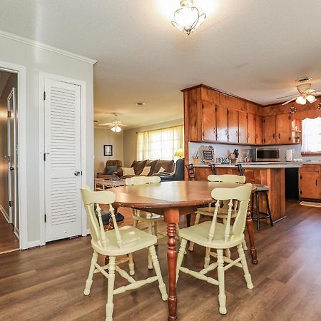 Spacious Home With Waterfront View-Welcome Pets Sneads Ferry Exterior foto