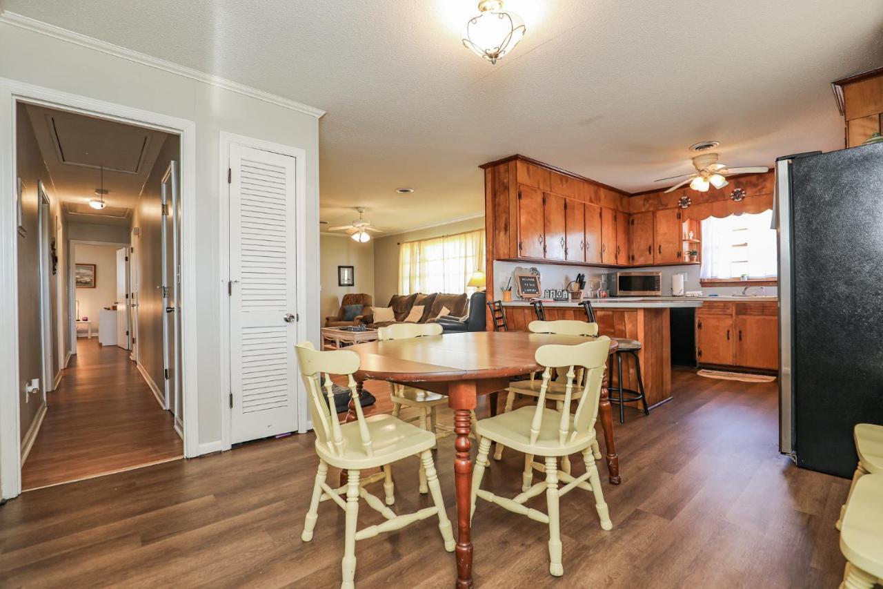Spacious Home With Waterfront View-Welcome Pets Sneads Ferry Exterior foto