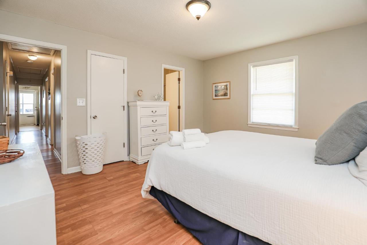 Spacious Home With Waterfront View-Welcome Pets Sneads Ferry Exterior foto