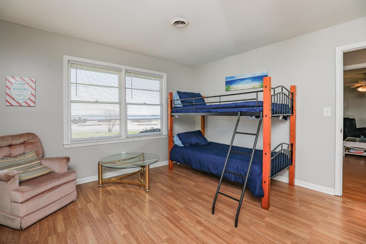 Spacious Home With Waterfront View-Welcome Pets Sneads Ferry Exterior foto