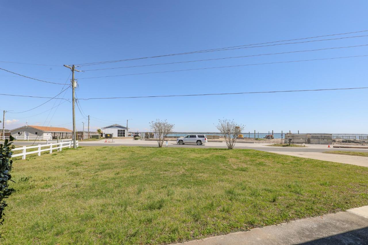 Spacious Home With Waterfront View-Welcome Pets Sneads Ferry Exterior foto