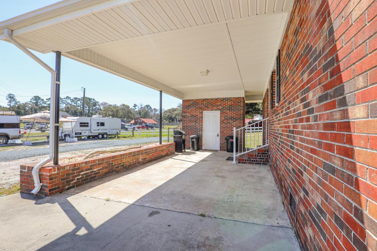 Spacious Home With Waterfront View-Welcome Pets Sneads Ferry Exterior foto