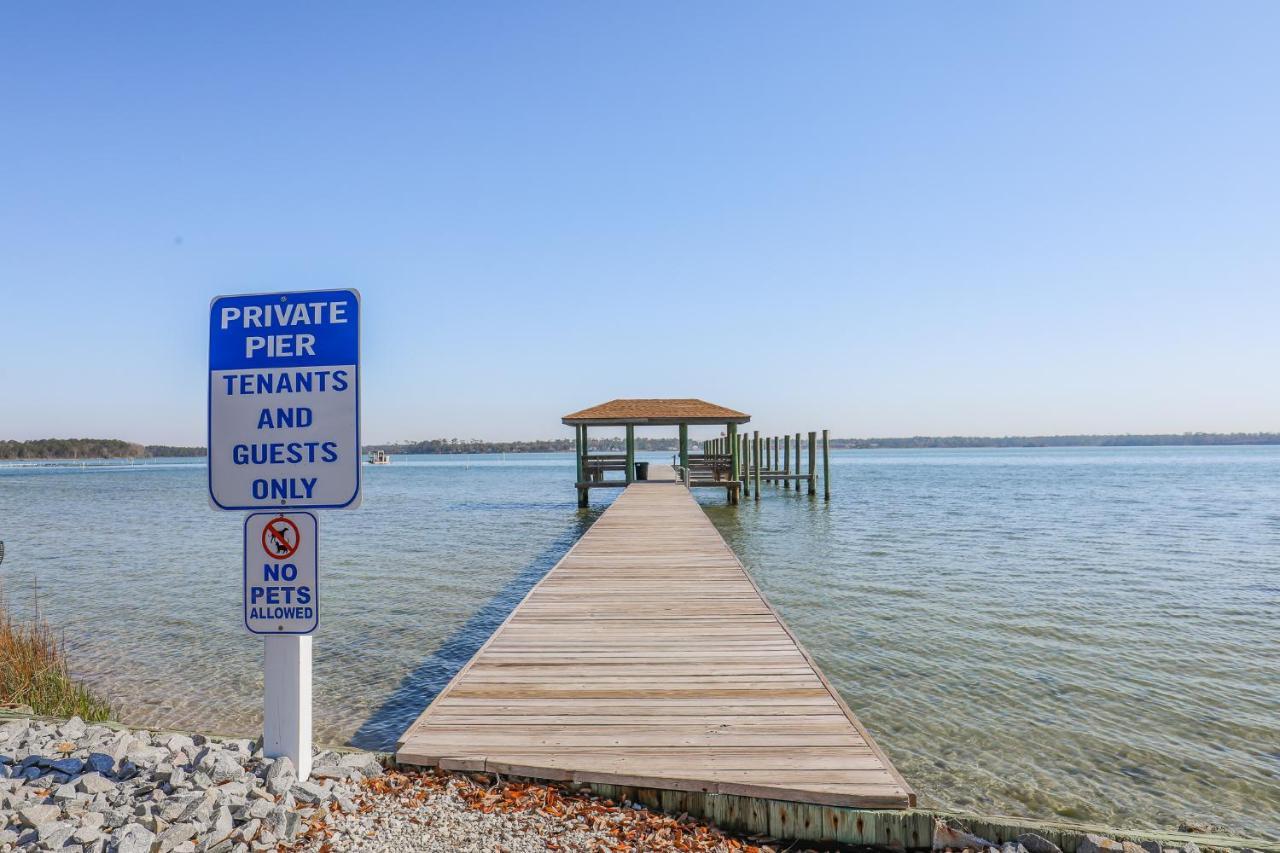 Spacious Home With Waterfront View-Welcome Pets Sneads Ferry Exterior foto