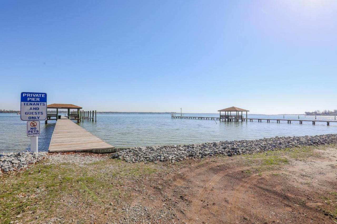 Spacious Home With Waterfront View-Welcome Pets Sneads Ferry Exterior foto