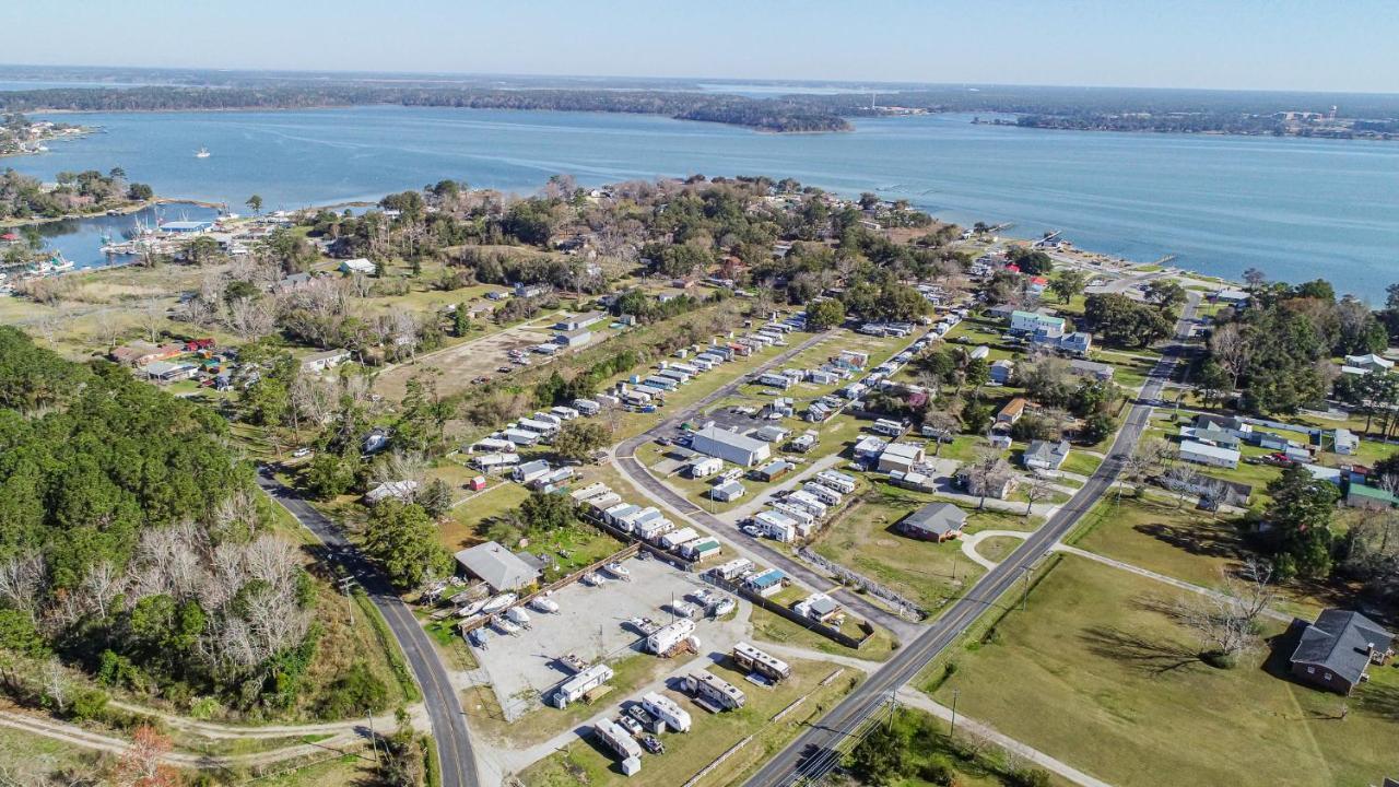Spacious Home With Waterfront View-Welcome Pets Sneads Ferry Exterior foto